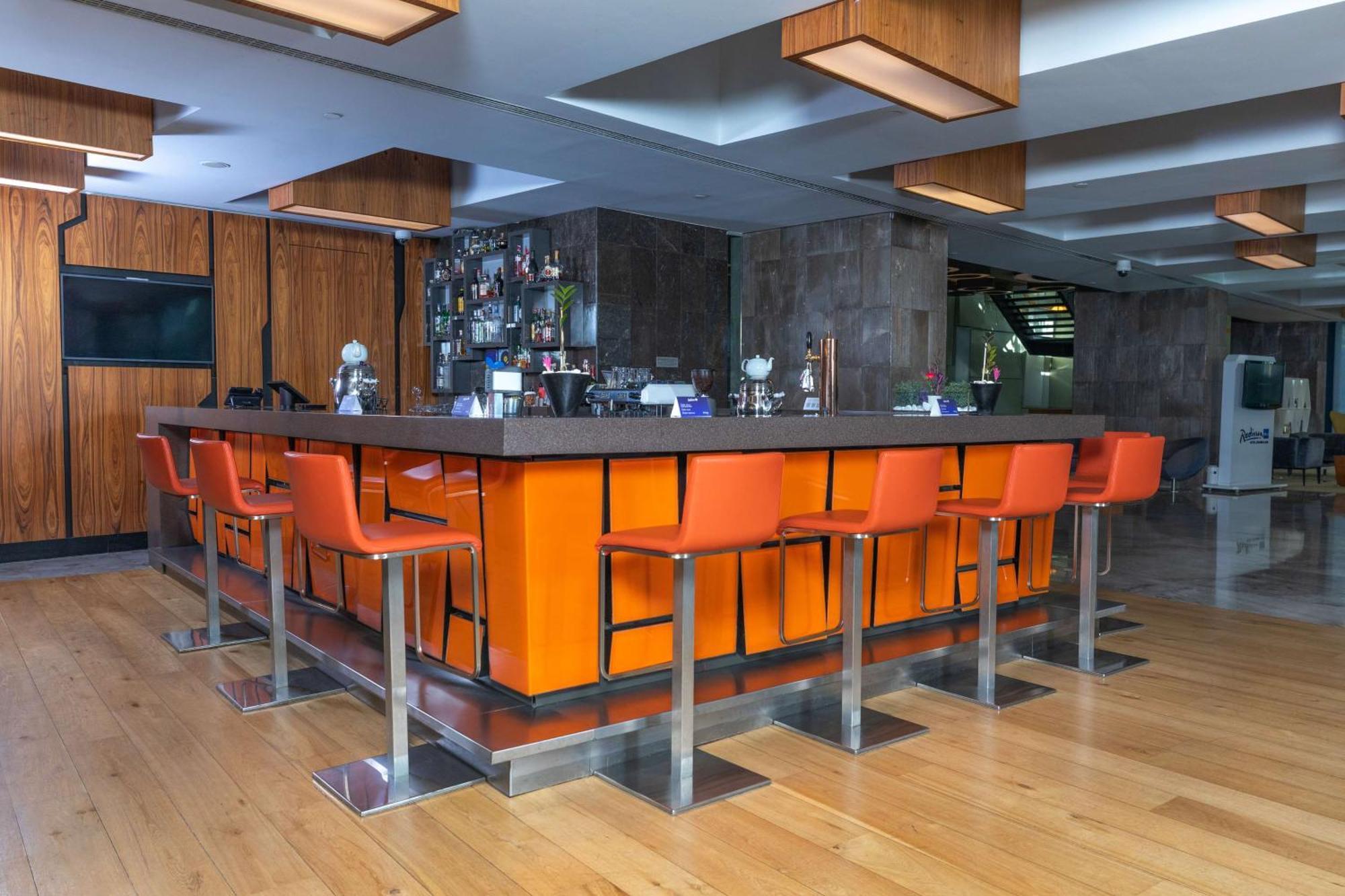 Radisson Blu Hotel Istanbul Asia Eksteriør bilde The bar at the 2012 Olympic Village
